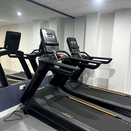 Luxury Oaks Suite, Free Private Parking, 2 Bed 2 Bathroom Apartment, Central Solihull Birmingham Esterno foto