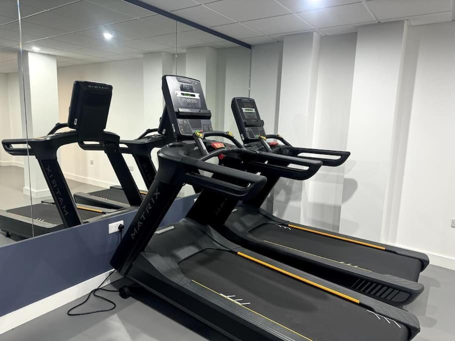 Luxury Oaks Suite, Free Private Parking, 2 Bed 2 Bathroom Apartment, Central Solihull Birmingham Esterno foto