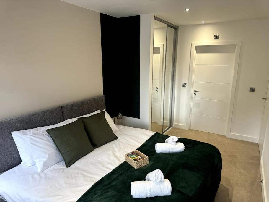 Luxury Oaks Suite, Free Private Parking, 2 Bed 2 Bathroom Apartment, Central Solihull Birmingham Esterno foto