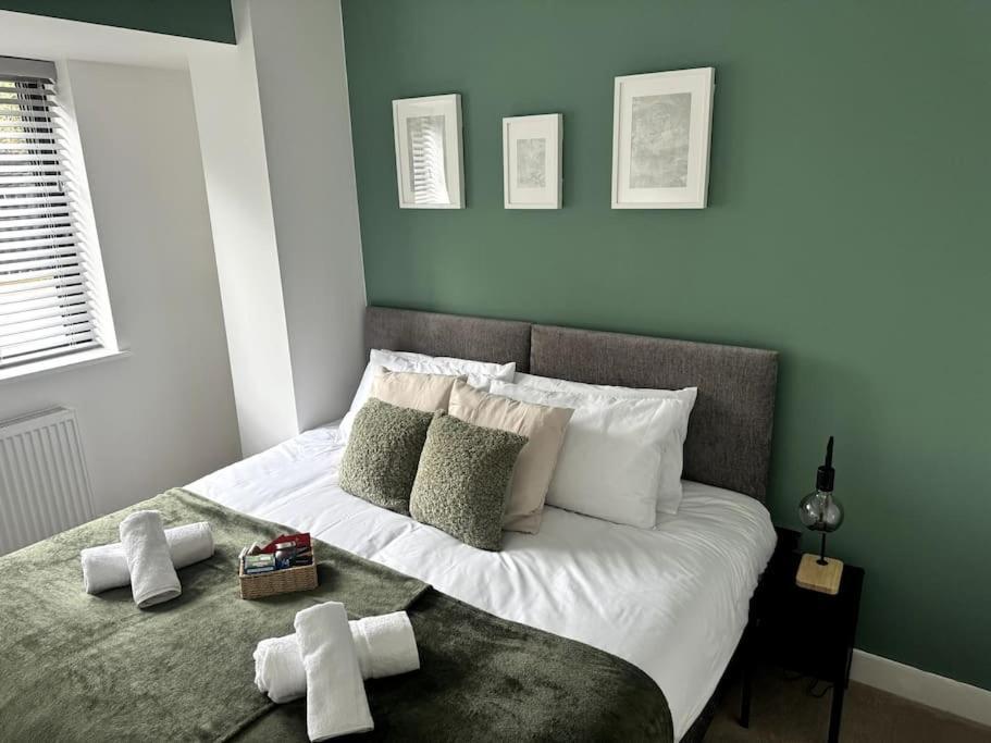 Luxury Oaks Suite, Free Private Parking, 2 Bed 2 Bathroom Apartment, Central Solihull Birmingham Esterno foto