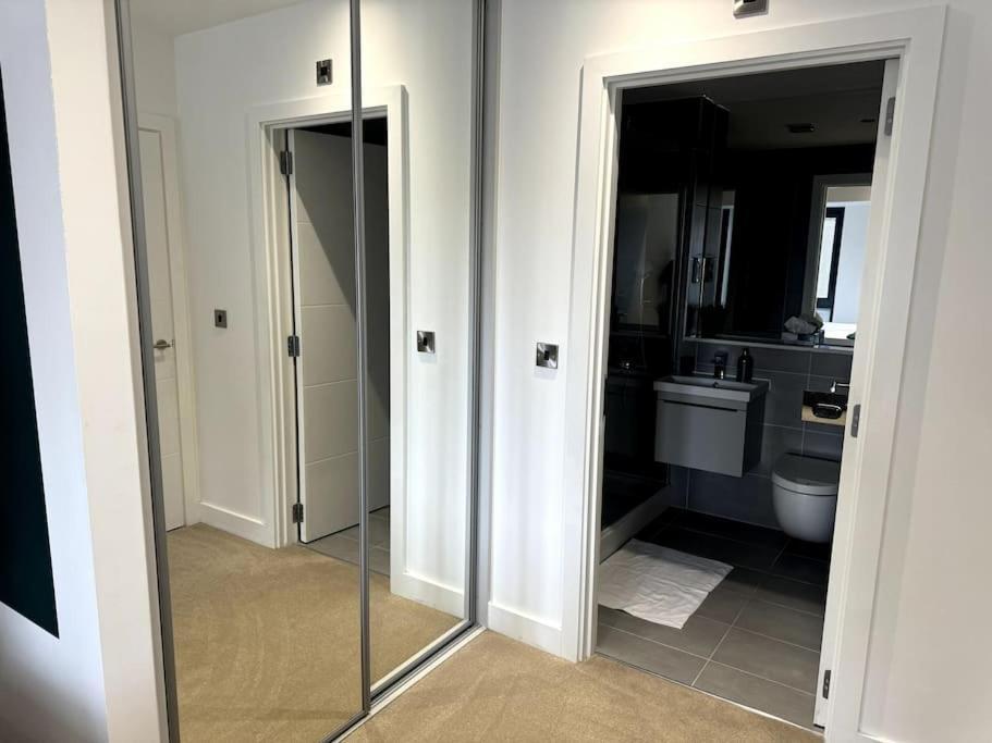 Luxury Oaks Suite, Free Private Parking, 2 Bed 2 Bathroom Apartment, Central Solihull Birmingham Esterno foto